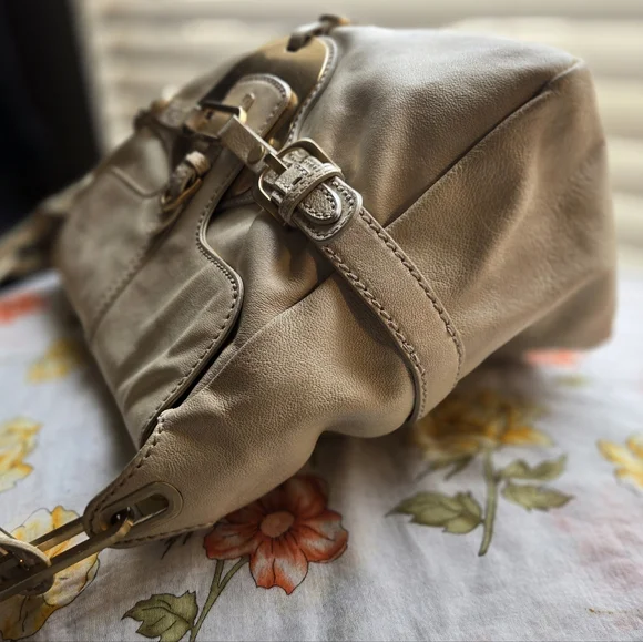 Jimmy Choo Elegant Cream Leather Handbag - Picture 5 of 13